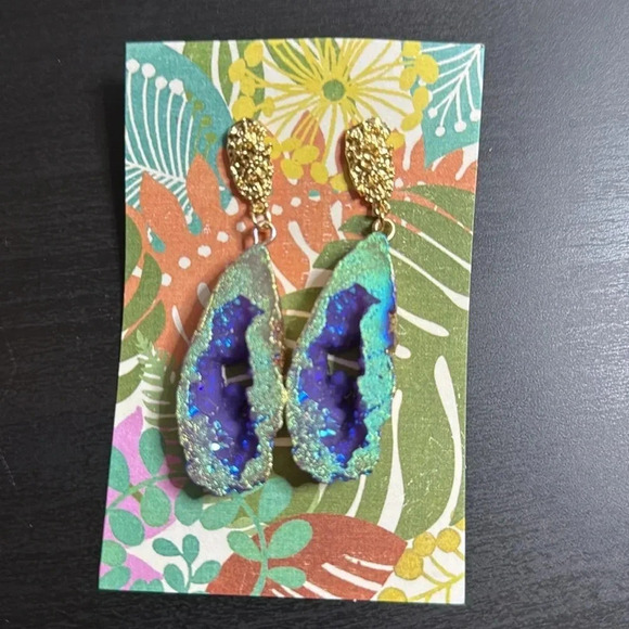 Iridescent purple “Geode” earrings - Picture 2 of 3